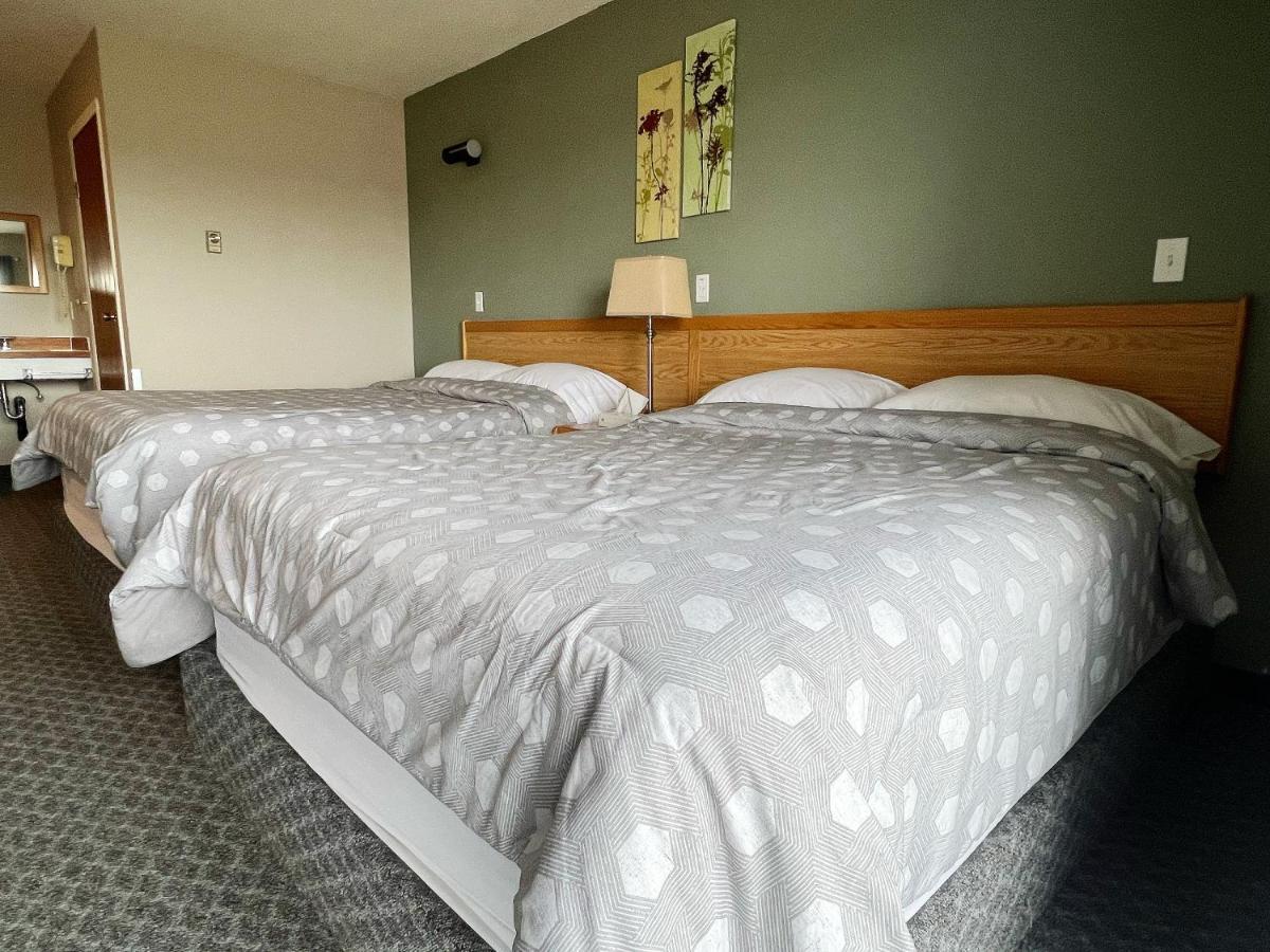Hillview Motel Vanderhoof Dış mekan fotoğraf