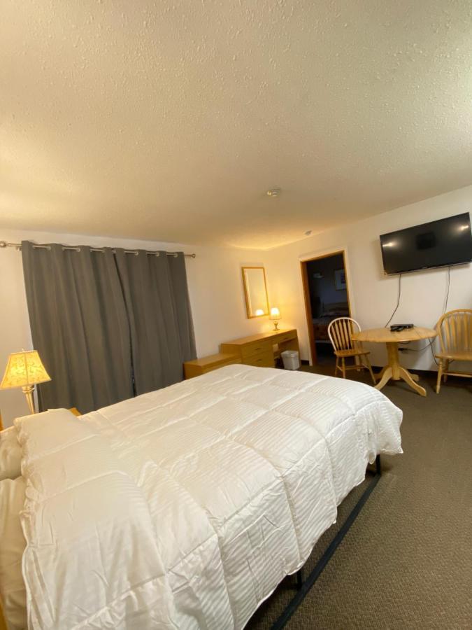 Hillview Motel Vanderhoof Dış mekan fotoğraf